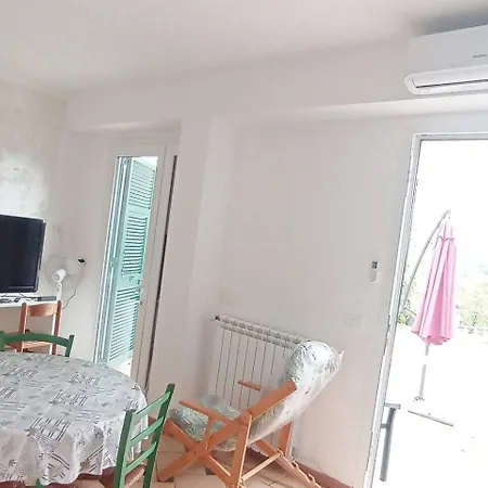 Lägenhet Daria A 2 Km Dal Mare Golfo Del Tigullio *